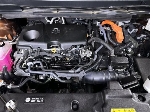 Used 2024 Toyota Sienna XLE AWD/4WD image 31