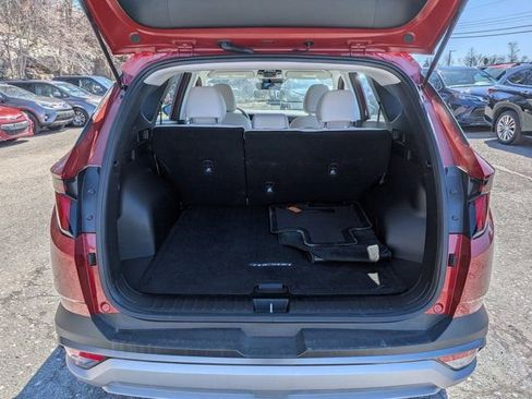 Certified 2025 Hyundai Tucson SE image 5