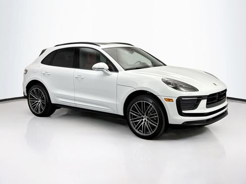 Used 2026 Porsche Macan AWD/4WD image 9