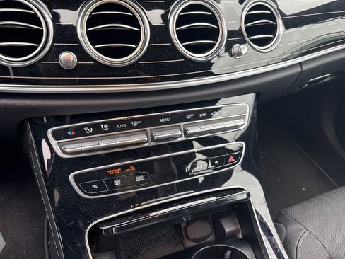 Used 2023 Mercedes-Benz E 350 Sedan image 3