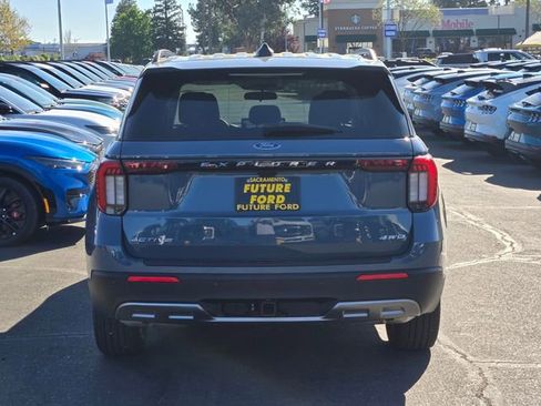 New 2026 Ford Explorer Active w/ Active Comfort Package image 5