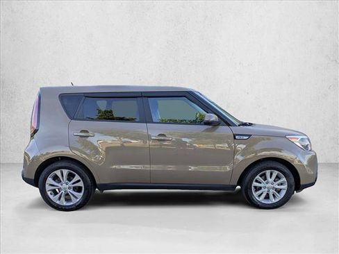 Used 2015 Kia Soul + FWD image 4