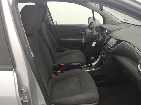 Used 2017 Chevrolet Trax LS image 21