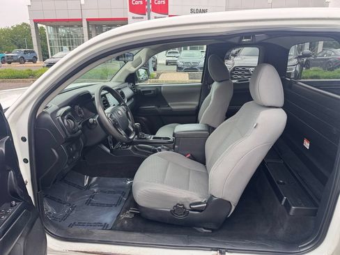 Used 2020 Toyota Tacoma SR AWD/4WD image 24