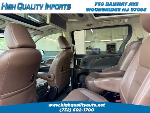 Used 2020 Toyota Sienna Limited Premium AWD/4WD image 45