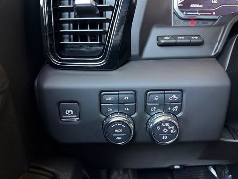 Used 2024 GMC Sierra 1500 AT4 w/ Technology Package AWD/4WD image 35