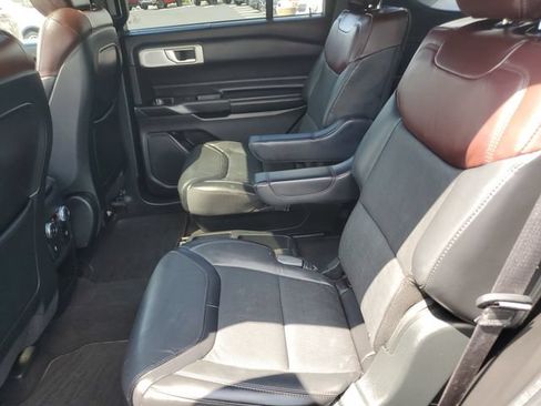 Used 2020 Ford Explorer Platinum w/ Premium Technology Package AWD/4WD image 13