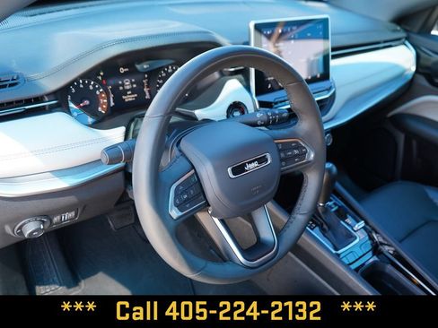 Used 2025 Jeep Compass Limited AWD/4WD image 20