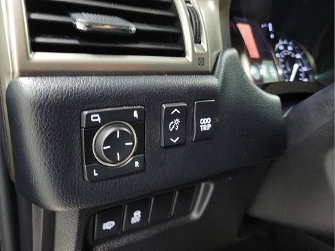 Used 2017 Lexus GX 460 image 15