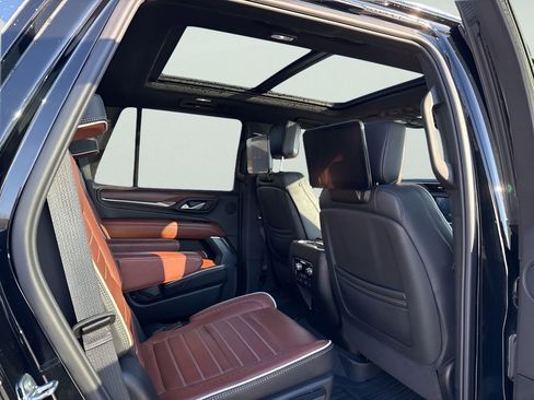 Used 2024 GMC Yukon Denali Ultimate image 11