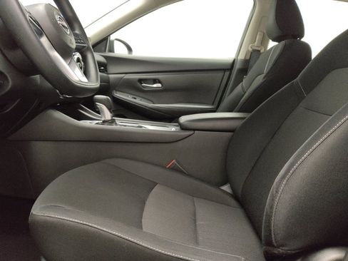 Used 2025 Nissan Sentra SV FWD image 17