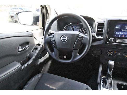 Used 2023 Nissan Frontier SV w/ Technology Package RWD image 8