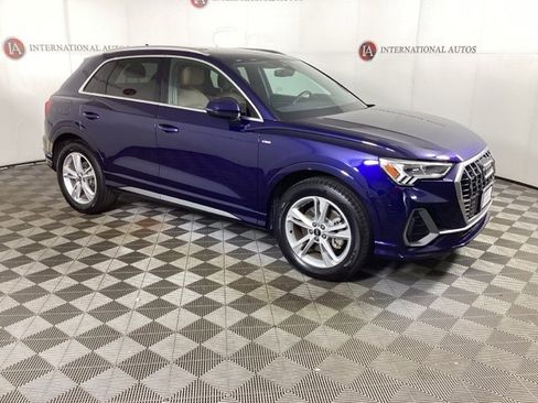 Certified 2022 Audi Q3 2.0T Premium Plus w/ Premium Plus Package image 3