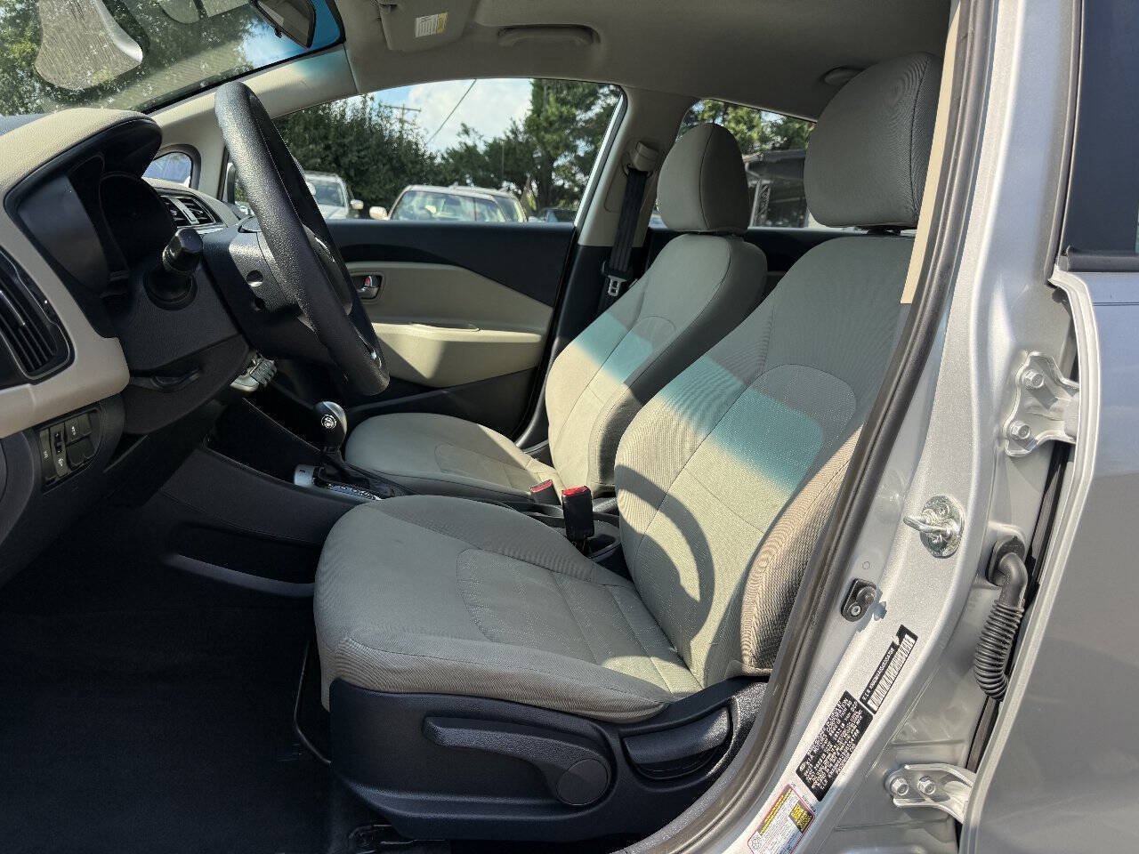 Used 2016 Kia Rio LX FWD image 9