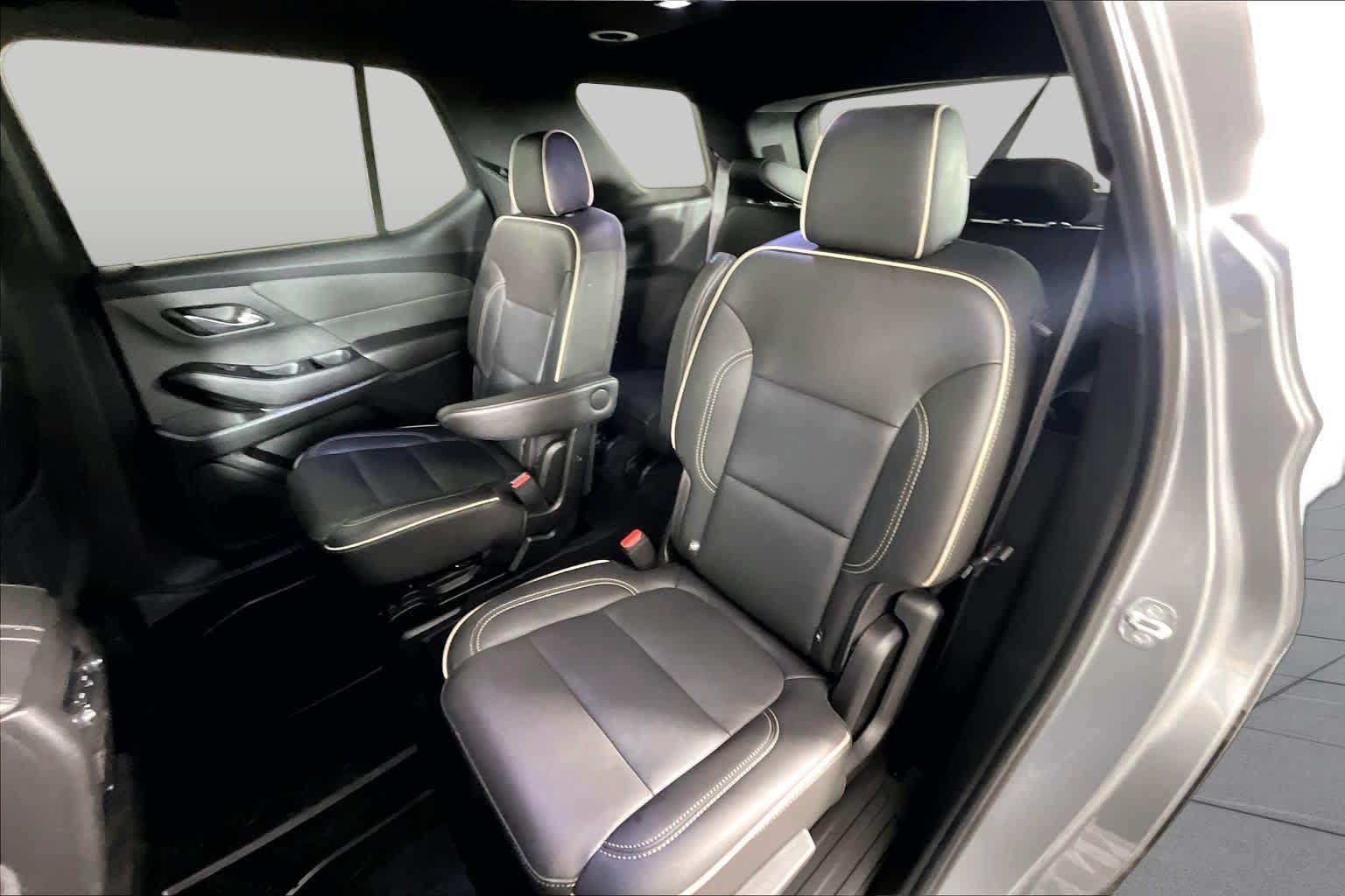 Used 2023 Chevrolet Traverse Premier w/ Redline Edition AWD/4WD image 18