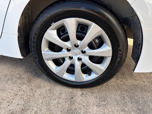 Used 2025 Toyota Corolla LE FWD image 23