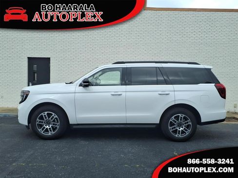 Used 2025 Ford Expedition Active AWD/4WD image 1