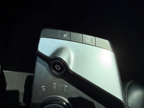 Used 2022 Kia EV6 Light RWD image 9