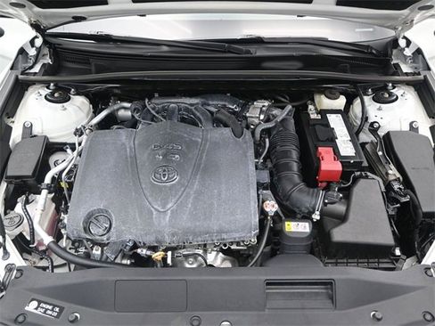 Used 2024 Toyota Camry image 19