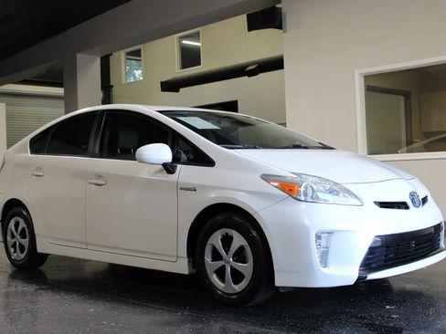 Used 2012 Toyota Prius Four FWD image 1