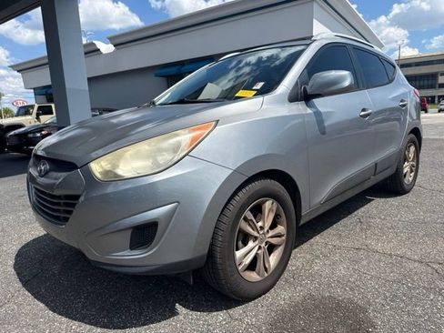 Used 2011 Hyundai Tucson GLS FWD image 2