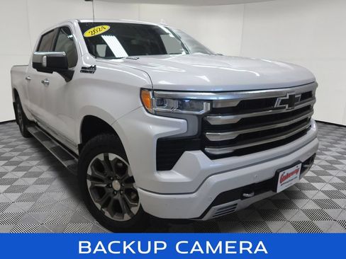 Used 2024 Chevrolet Silverado 1500 High Country w/ Technology Package AWD/4WD image 3