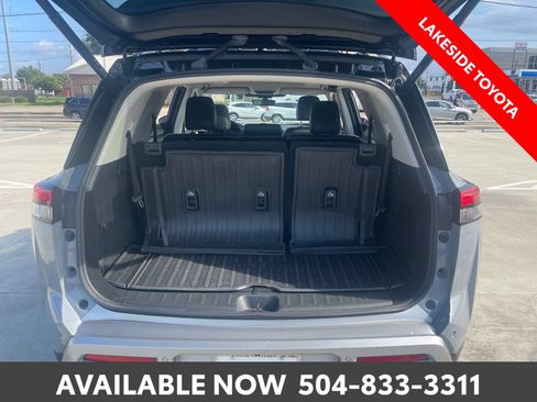 Used 2023 Nissan Pathfinder Platinum w/ Cargo Package AWD/4WD image 19