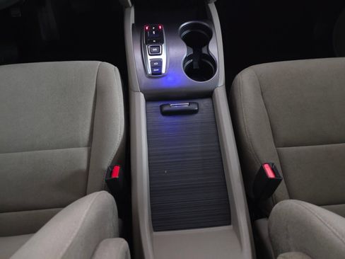 Used 2021 Honda Pilot EX image 25