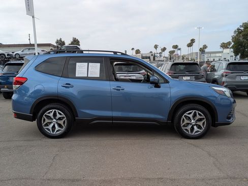 Used 2023 Subaru Forester Premium AWD/4WD image 5