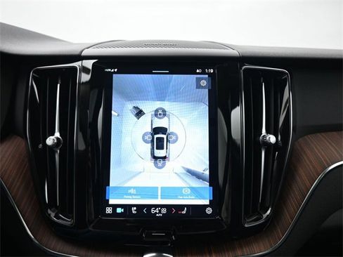 Used 2024 Volvo XC60 B5 Plus w/ Climate Package image 21