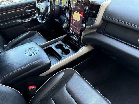 Used 2019 RAM 1500 Laramie AWD/4WD image 14