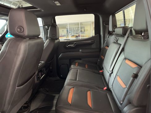 Used 2024 GMC Sierra 1500 AT4 w/ Technology Package AWD/4WD image 14