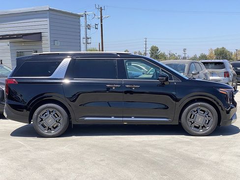 New 2026 Kia Carnival SX FWD image 2