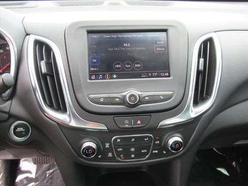 Used 2024 Chevrolet Equinox LT image 25