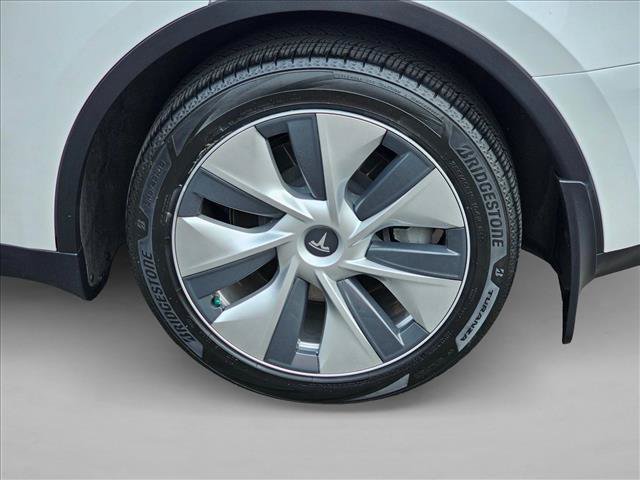 Used 2023 Tesla Model Y Long Range AWD/4WD image 9