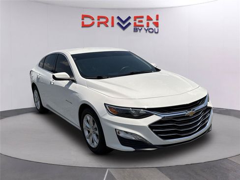 Used 2021 Chevrolet Malibu LT FWD image 2