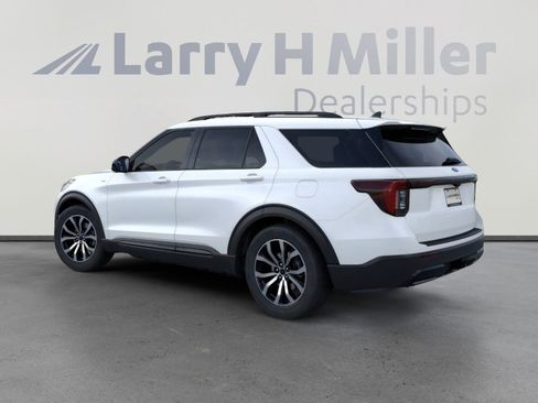 New 2025 Ford Explorer ST-Line image 4