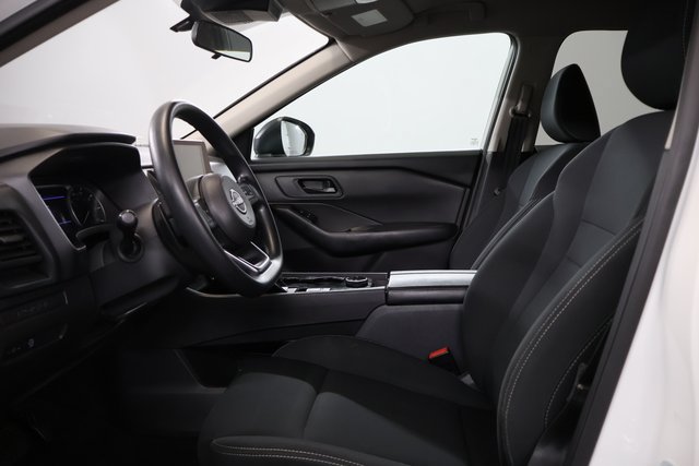 Used 2024 Nissan Rogue S AWD/4WD image 11