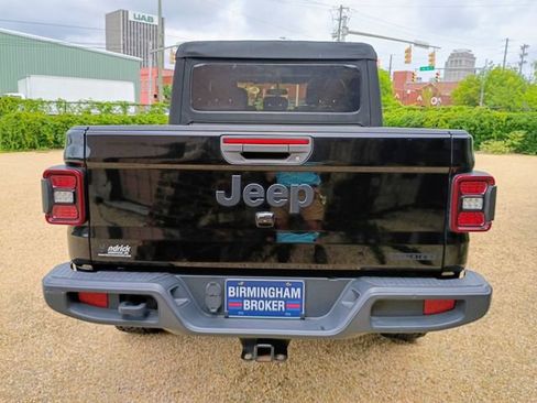 Used 2020 Jeep Gladiator Sport w/ Quick Order Package 23S AWD/4WD image 9