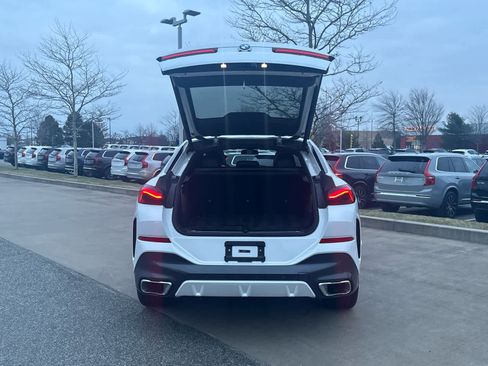 Used 2026 BMW X6 xDrive40i image 9