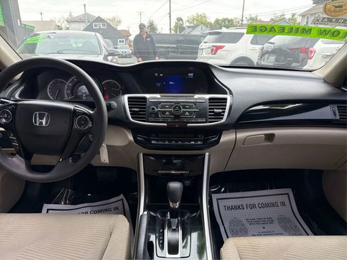 Used 2017 Honda Accord LX image 13