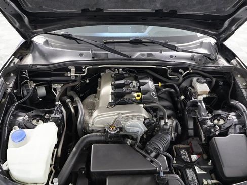 Used 2017 MAZDA MX-5 Miata Sport RWD image 15