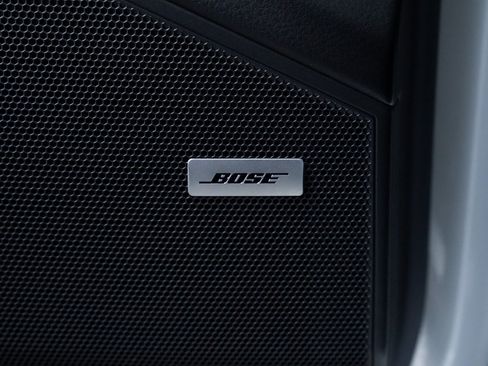 Used 2022 Porsche Cayenne w/ Premium Package image 15