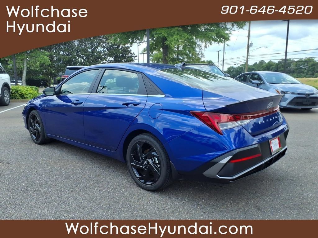 Certified 2026 Hyundai Elantra SEL Sport FWD image 3