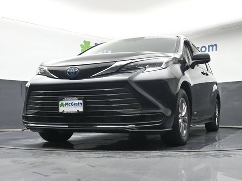 Used 2021 Toyota Sienna LE FWD image 7