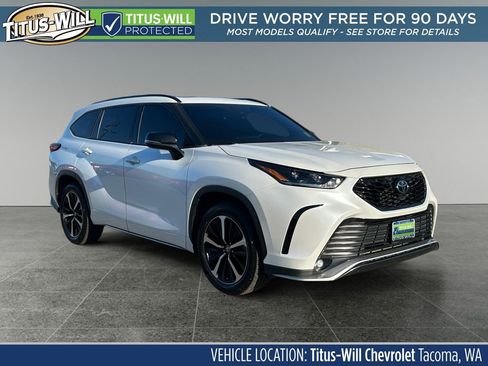 Used 2022 Toyota Highlander XSE AWD/4WD image 1