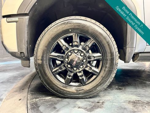 Used 2025 GMC Sierra 2500 AT4 w/ AT4 Premium Plus Package AWD/4WD image 11