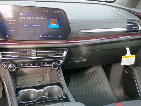 New 2026 Chevrolet Traverse RS image 27