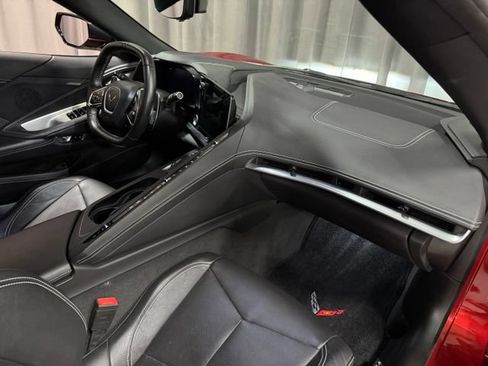 Used 2021 Chevrolet Corvette Stingray Convertible w/ Z51 Performance Package RWD image 10
