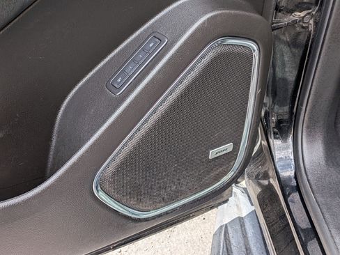 Used 2019 Chevrolet Suburban LT AWD/4WD image 15
